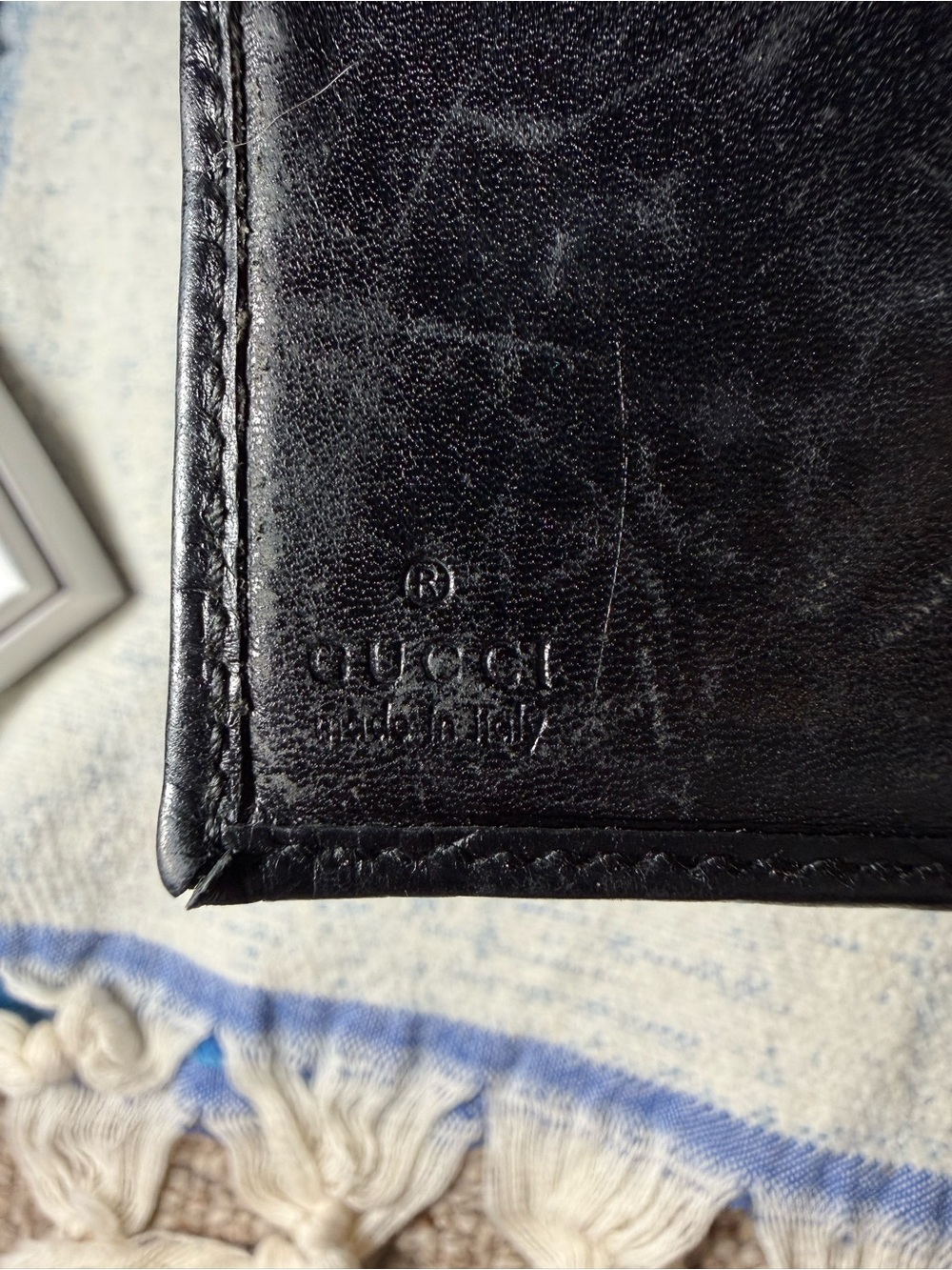 Gucci Black Embossed Leather Bifold Wallet with Subtle Logo - Picture 3 of 10